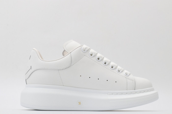alex mcqu sneakers