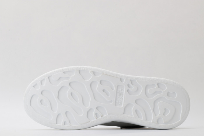 alex mcqu sneakers
