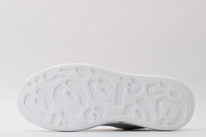 alex mcqu sneakers
