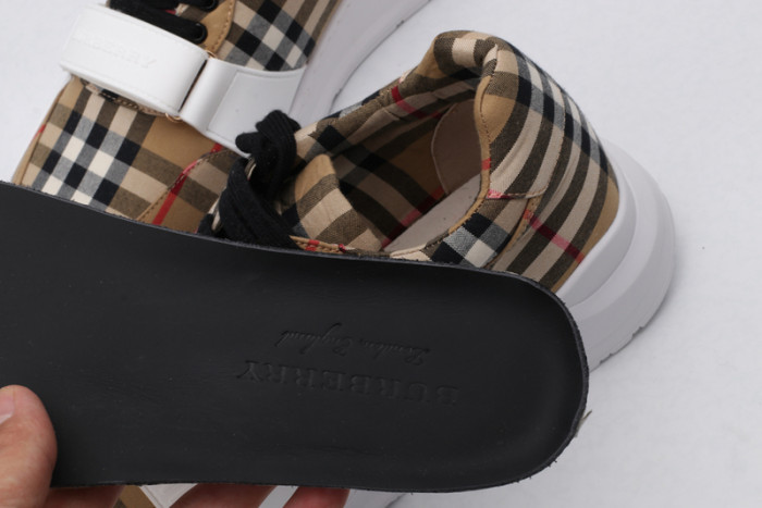 BUBERY SNEAKER