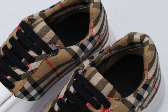 BUBERY SNEAKER