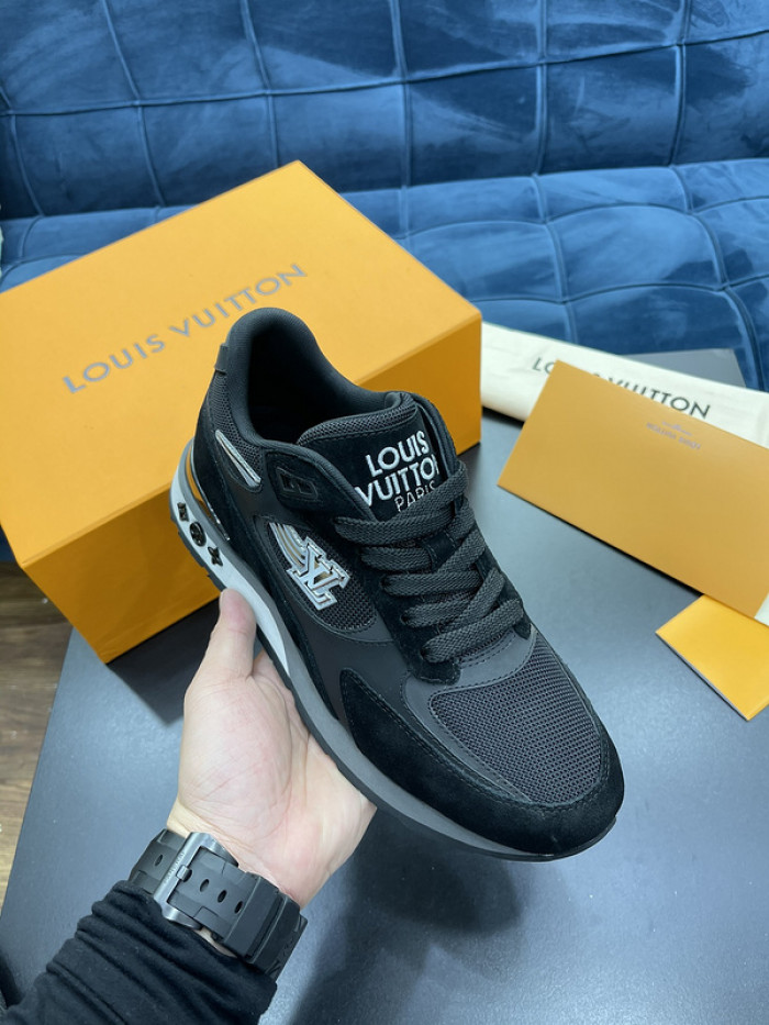 lovt sports shoes