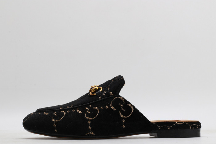 guc loafer