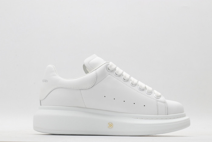 alex mcqu sneakers