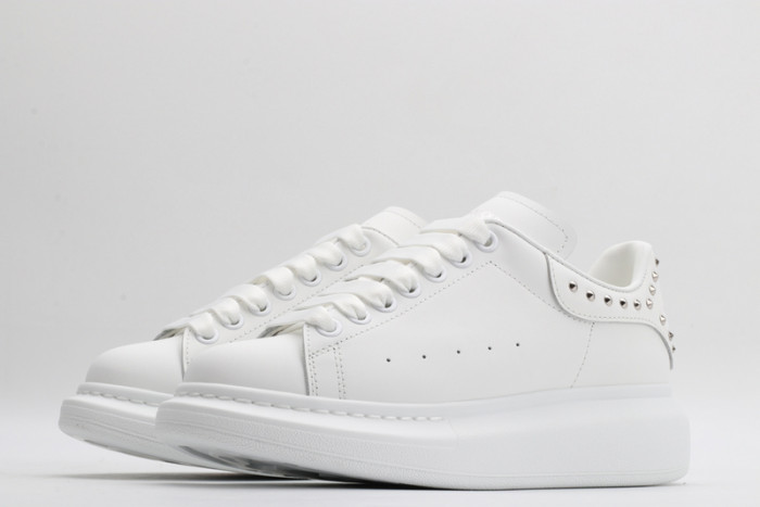 alex mcqu sneakers