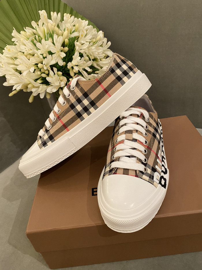 BUBERY SNEAKER