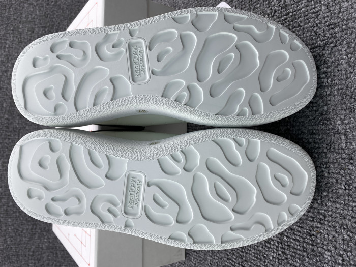 alex mcqu sneakers