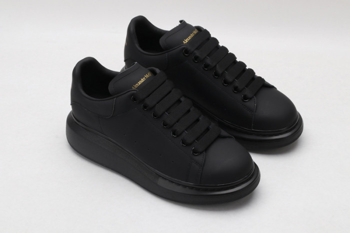 alex mcqu sneakers