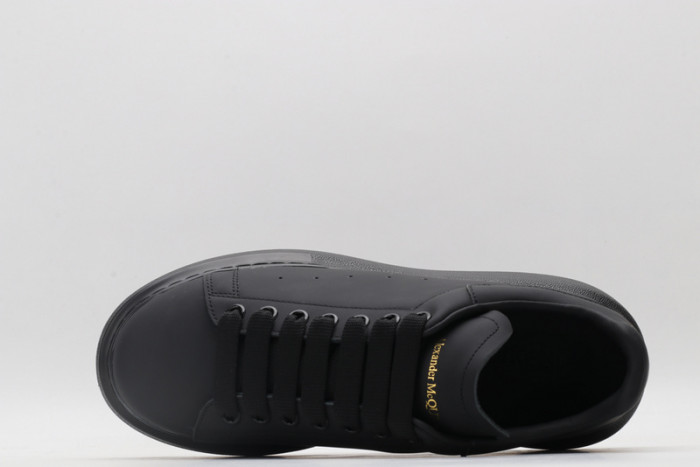 alex mcqu sneakers