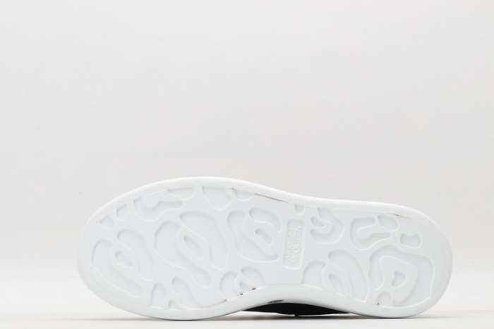 alex mcqu sneakers