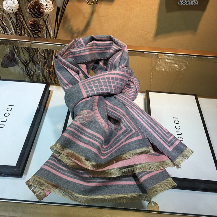 H**mes scarf