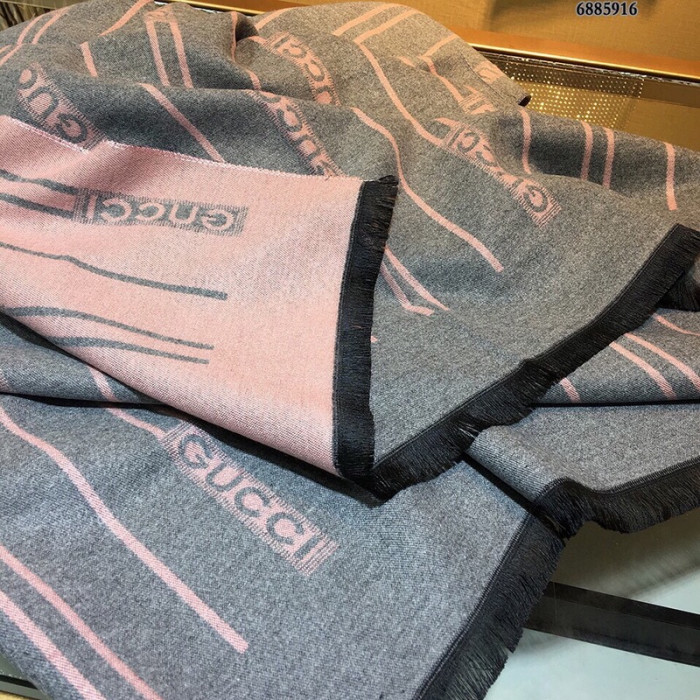g*u*i scarf
