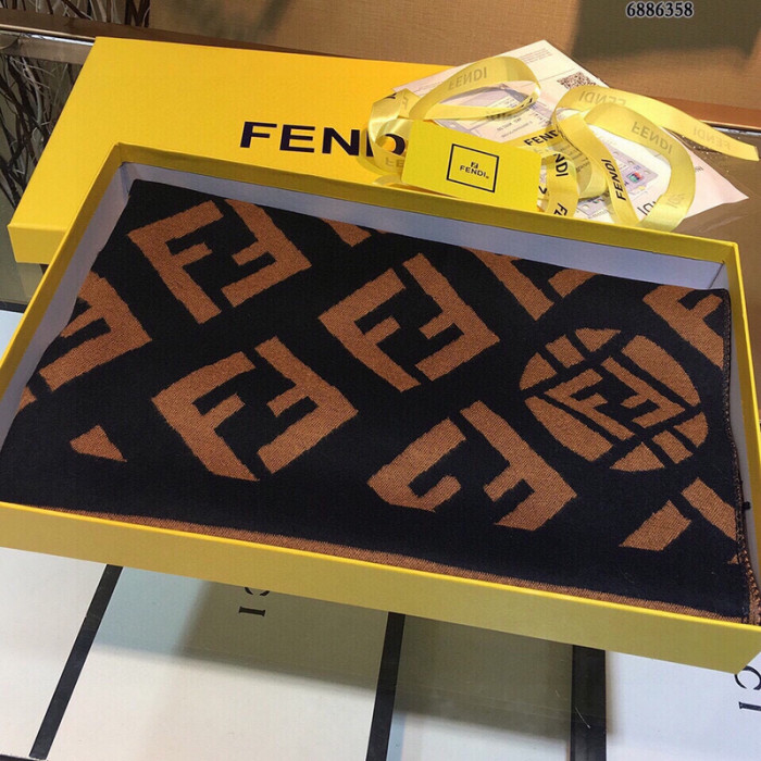 F**di scarf