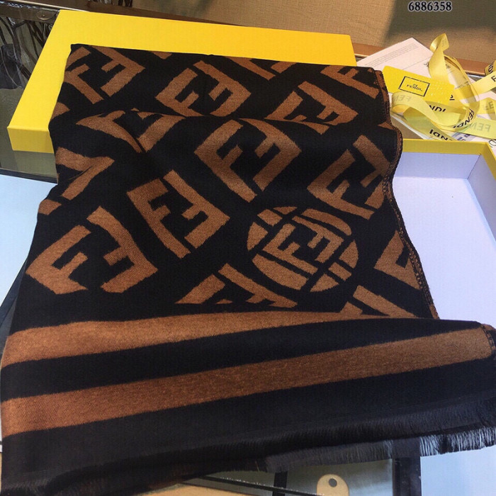 F**di scarf