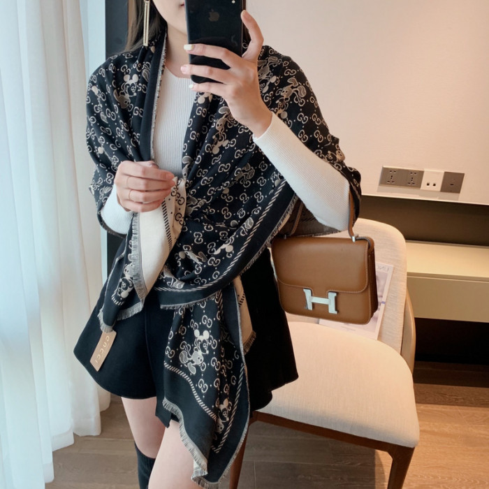 g*u*i scarf