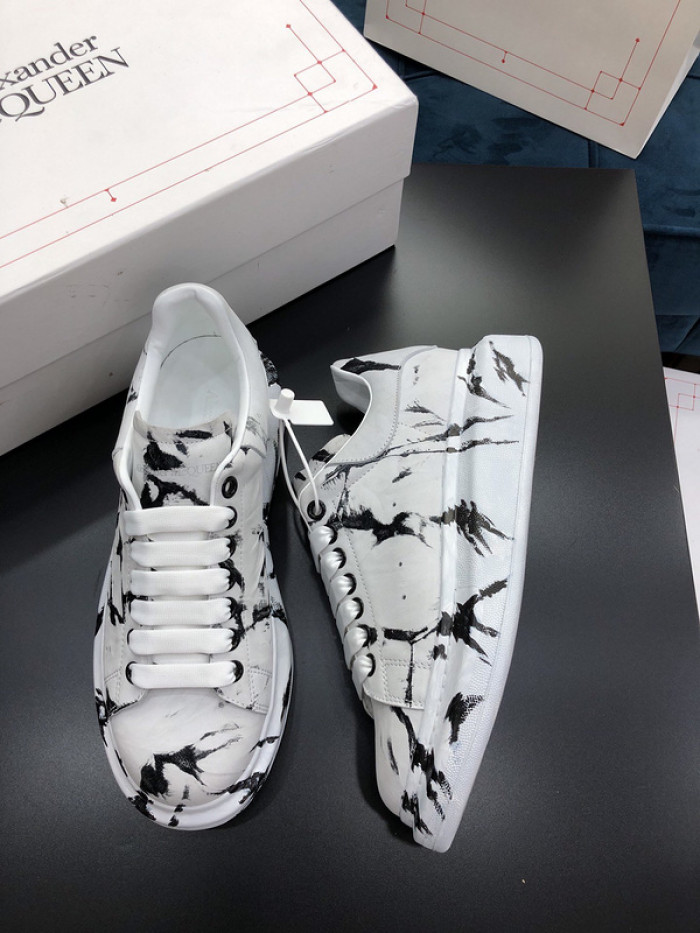 alex mcqu sneakers