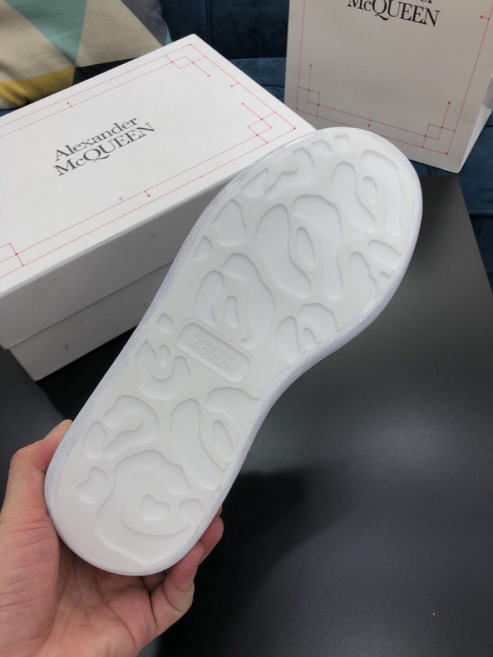 alex mcqu sneakers