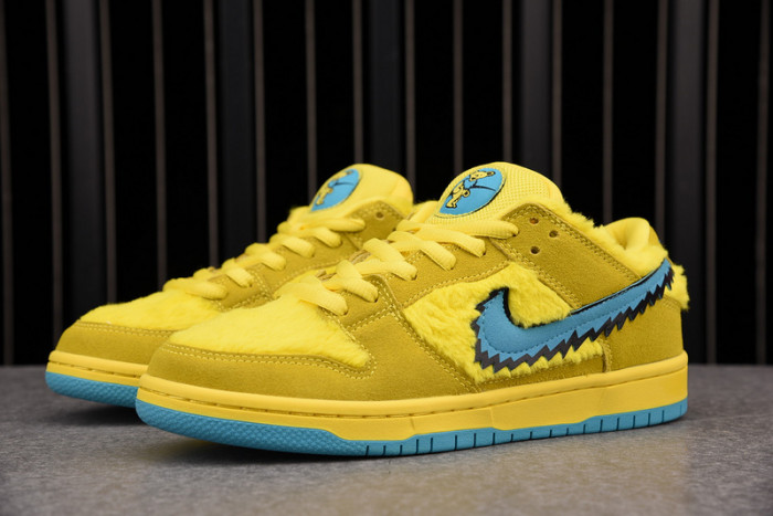 grateful dead x dunk low sb 