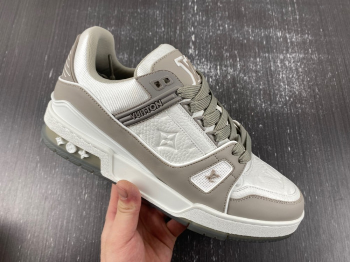 2023 l**is V*t*n lv trainer 25292